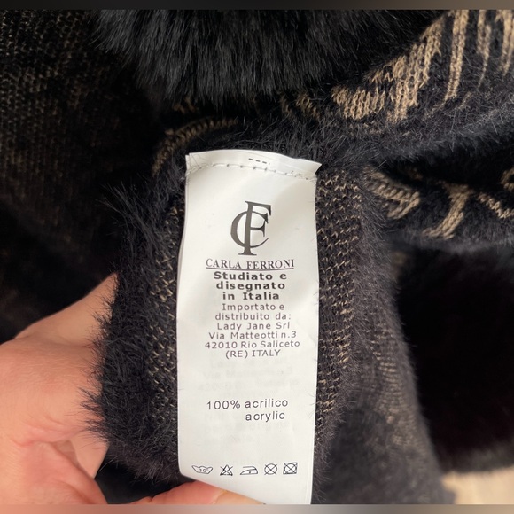 Carla Ferroni by Lady Jane Elegant Black and Tan Floral Paisley Faux Fur Shawl - Picture 11 of 13